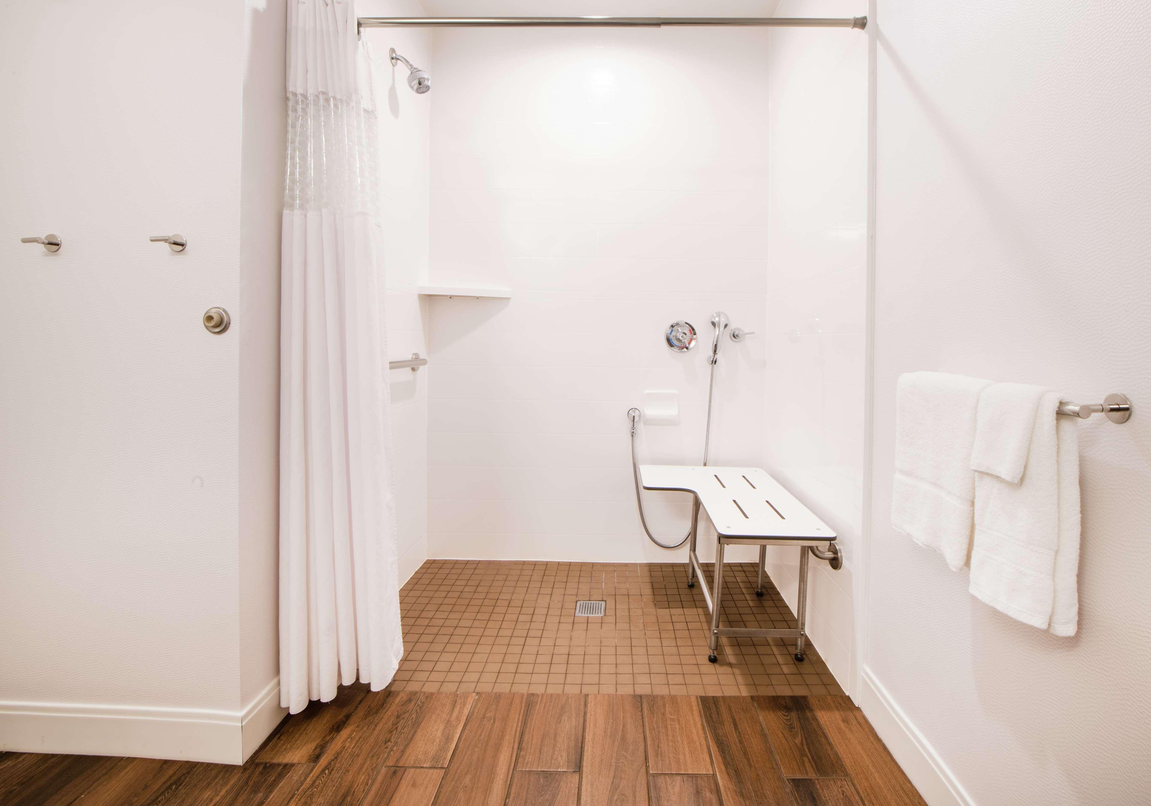 Hampton Inn Cleveland-Solon Экстерьер фото