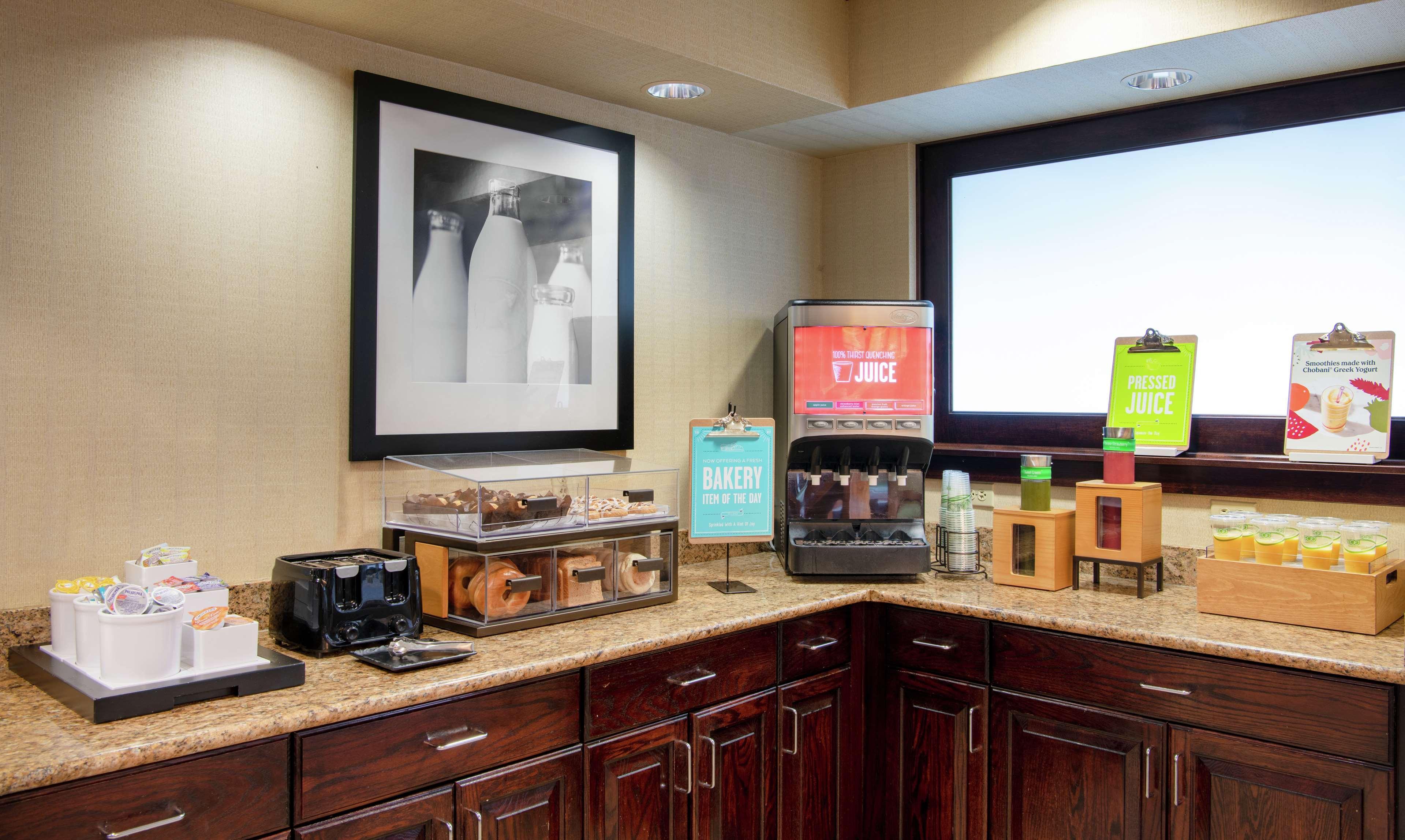 Hampton Inn Cleveland-Solon Экстерьер фото