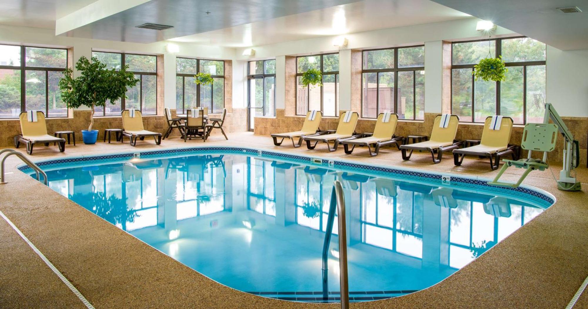 Hampton Inn Cleveland-Solon Экстерьер фото