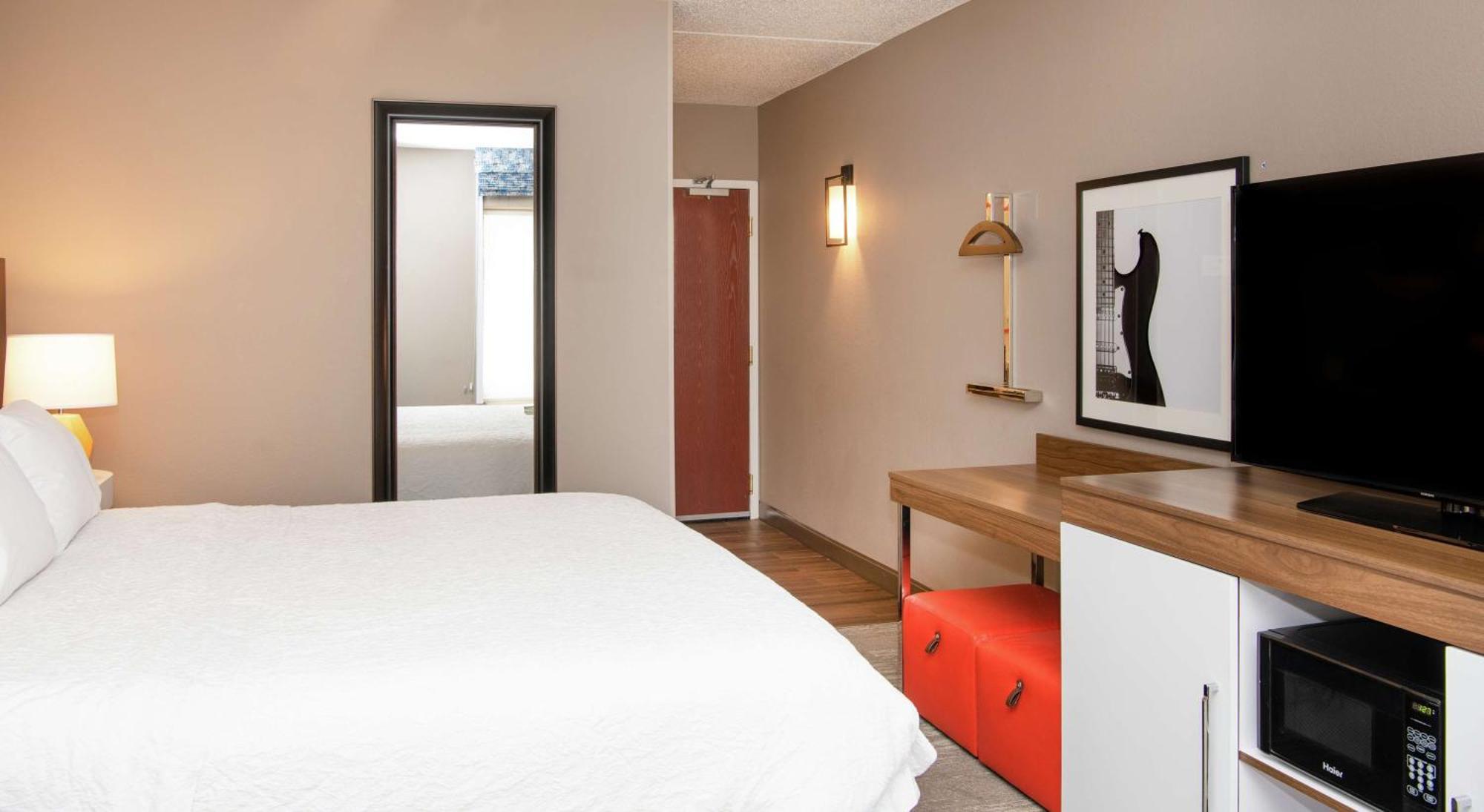 Hampton Inn Cleveland-Solon Экстерьер фото