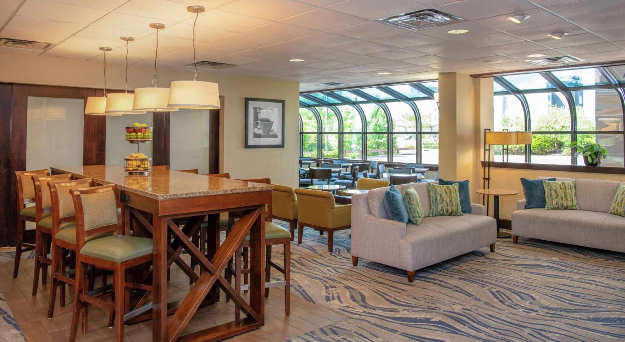 Hampton Inn Cleveland-Solon Экстерьер фото