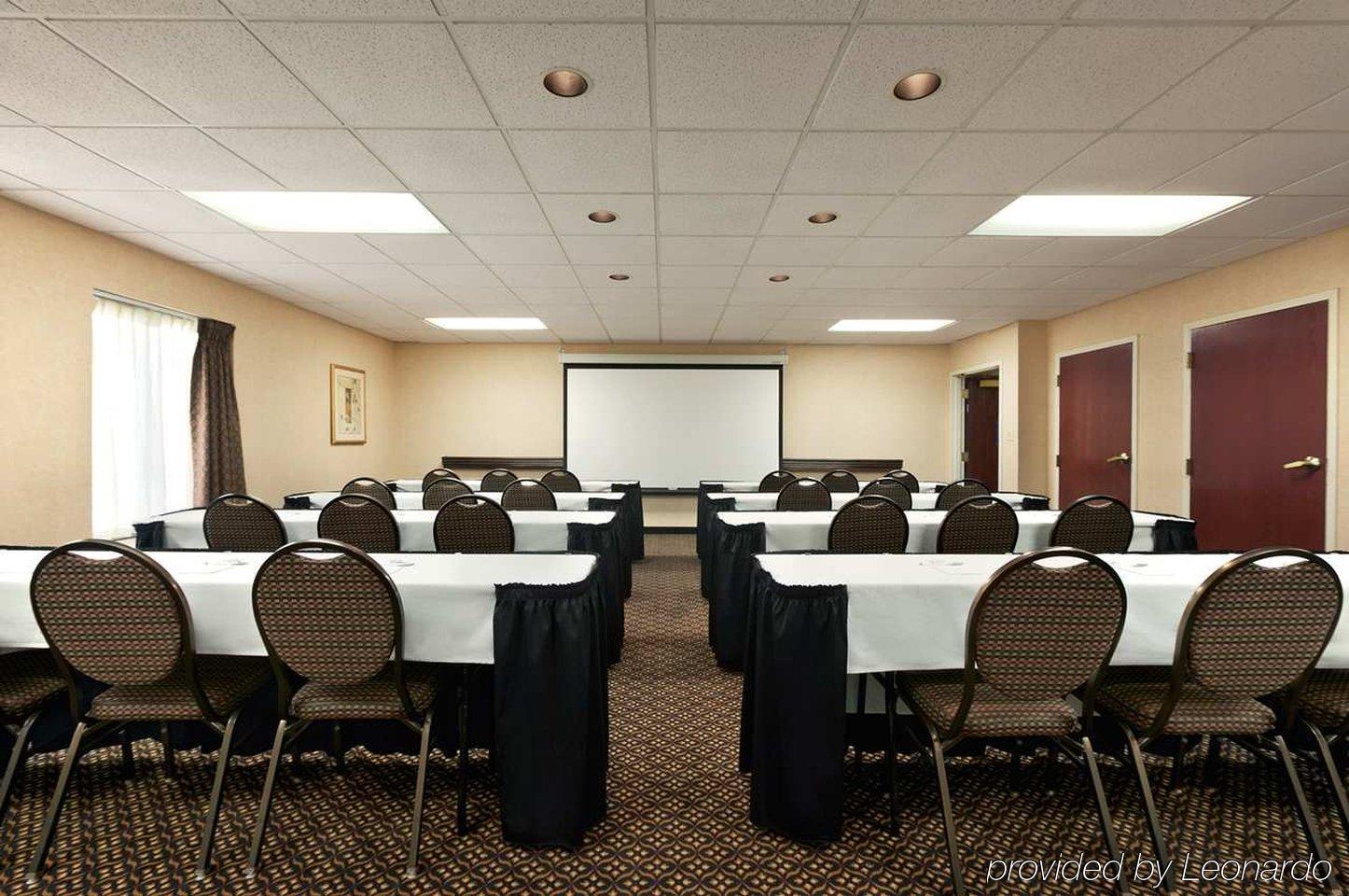 Hampton Inn Cleveland-Solon Экстерьер фото